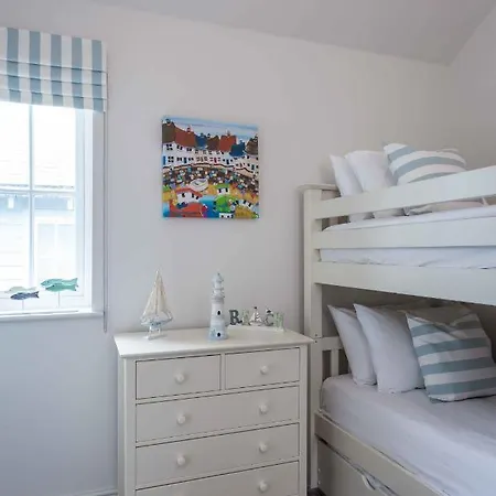 Oreo Shack At The Bay Filey, Sleeps 4-5 , Pet-free *