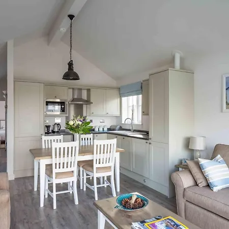 Tatil Evi Oreo Shack At The Bay Filey, Sleeps 4-5 , Pet-free